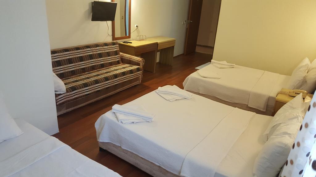 Hotel Berlin Фетие Екстериор снимка